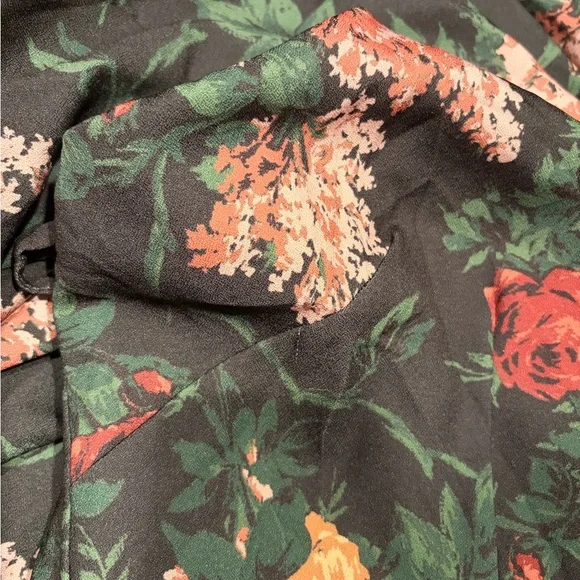 Pinup Couture PUG Amalie Dress In Dark Bella Roses Size 2XL NWT *flaw* - Picture 9 of 10